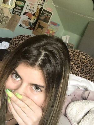 Green Eyed Gal ðŸ’š